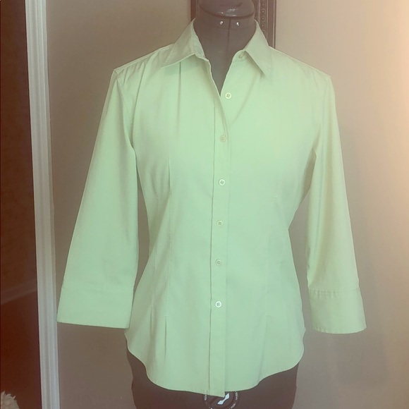 ❤️ 2 items for $10! Express Stretch Blouse/Top Size 7/8 Light Green - Picture 1 of 3